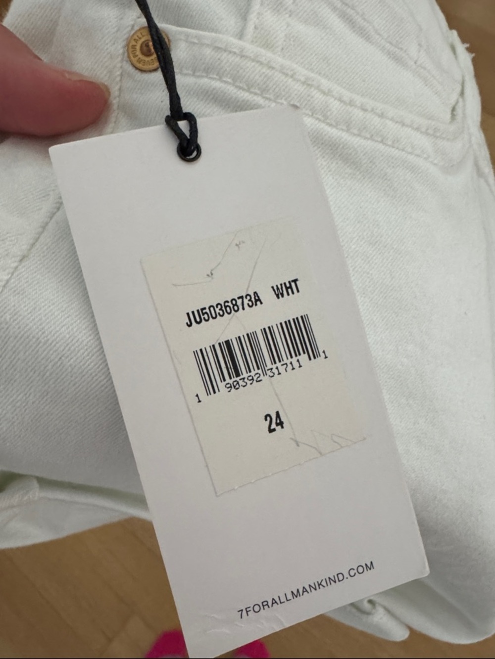 NWT 7 For All Mankind White Shorts size 24
